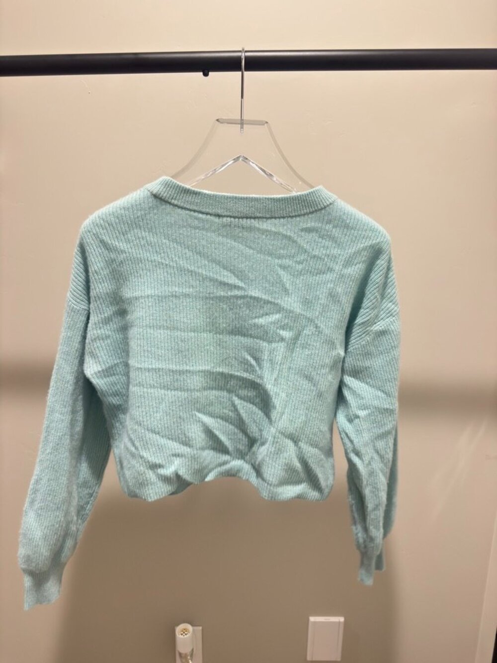 Alice + Olivia Classics Light Blue Cropped Sweater Size S - Picture 3 of 4